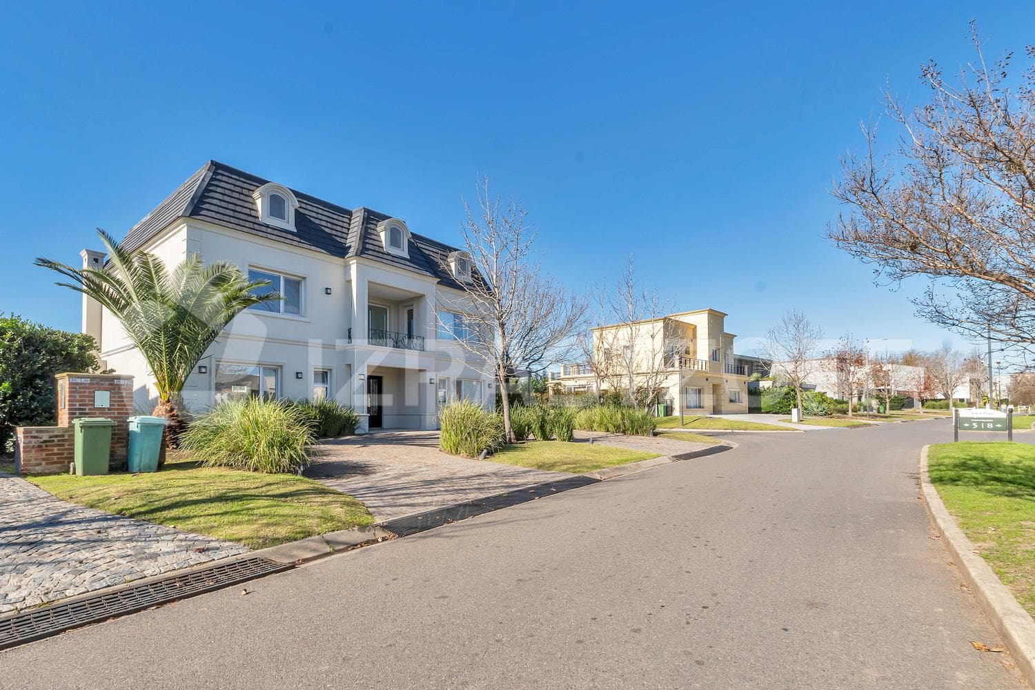 House for Sale in Ayres Plaza - Three Stories
