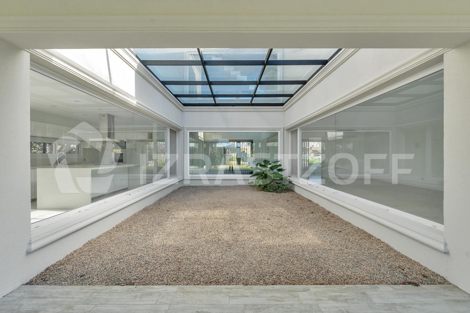 House for Sale in Ayres Plaza - Three Stories