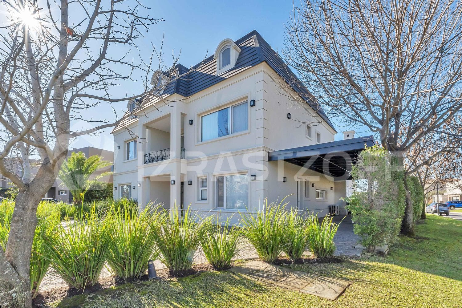 House for Sale in Ayres Plaza - Three Stories