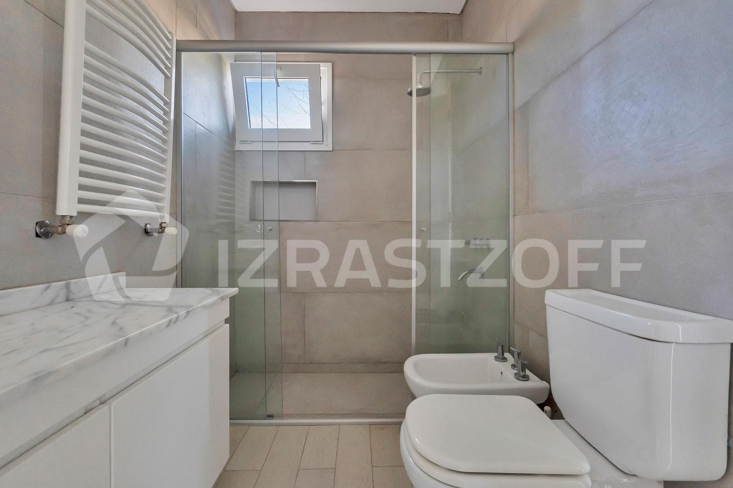 House for Sale in Ayres Plaza - Three Stories