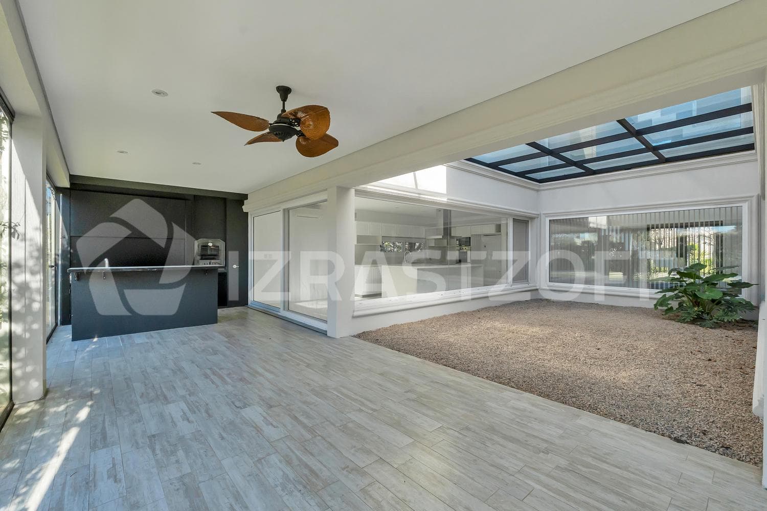 House for Sale in Ayres Plaza - Three Stories