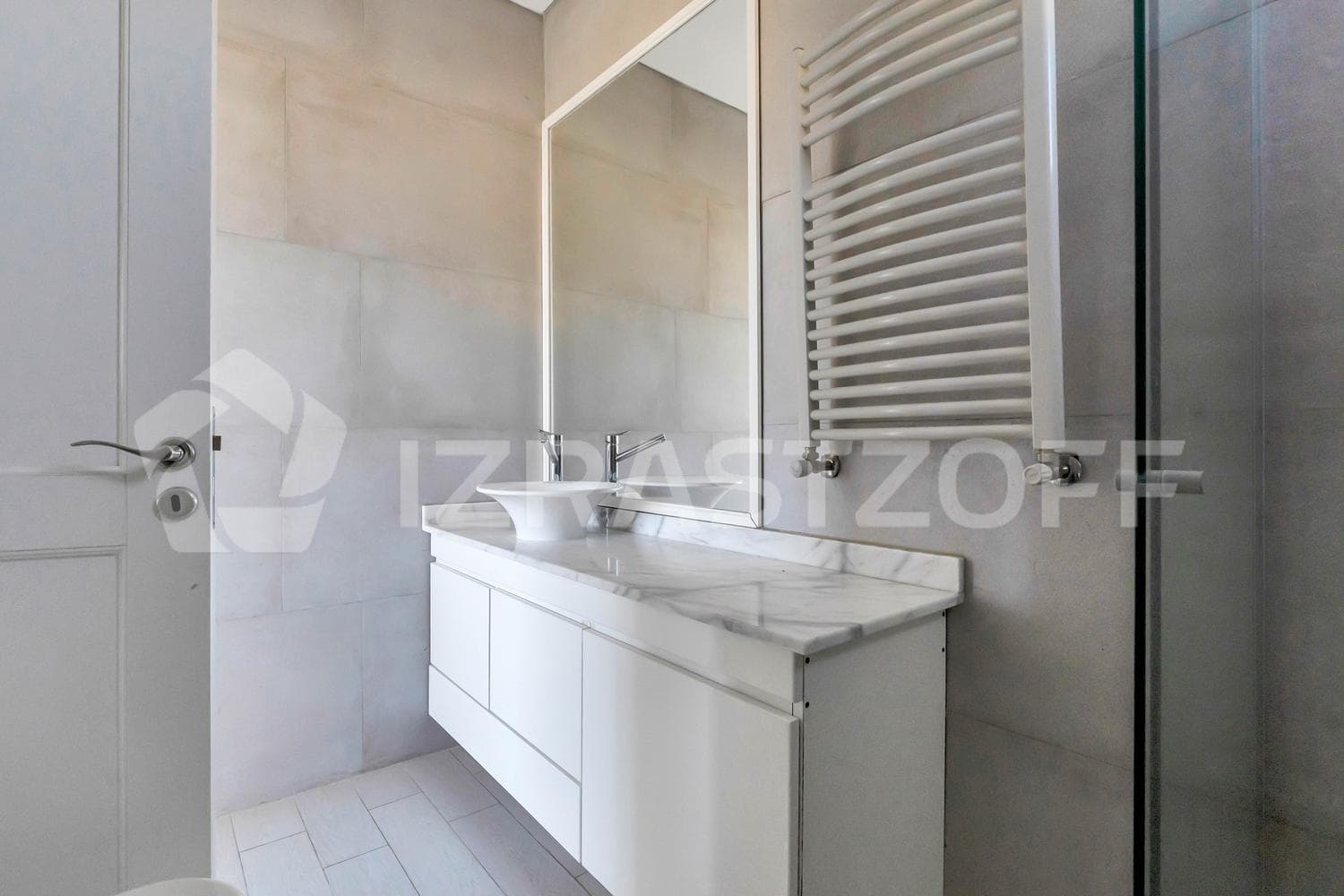House for Sale in Ayres Plaza - Three Stories
