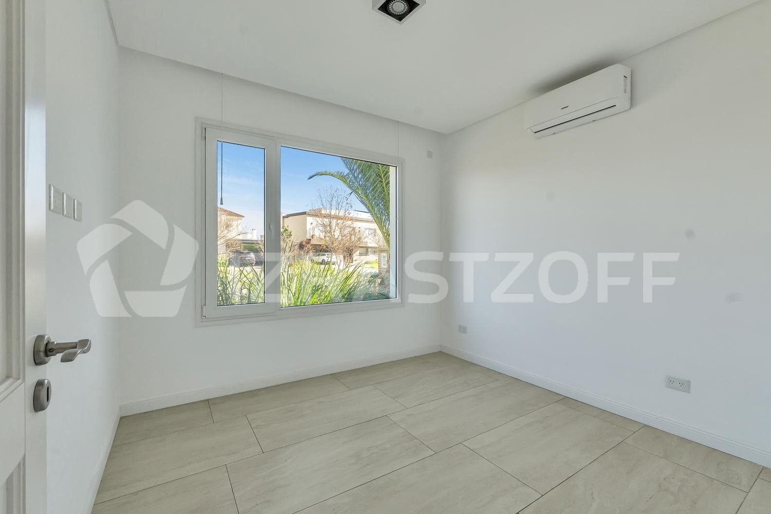 House for Sale in Ayres Plaza - Three Stories