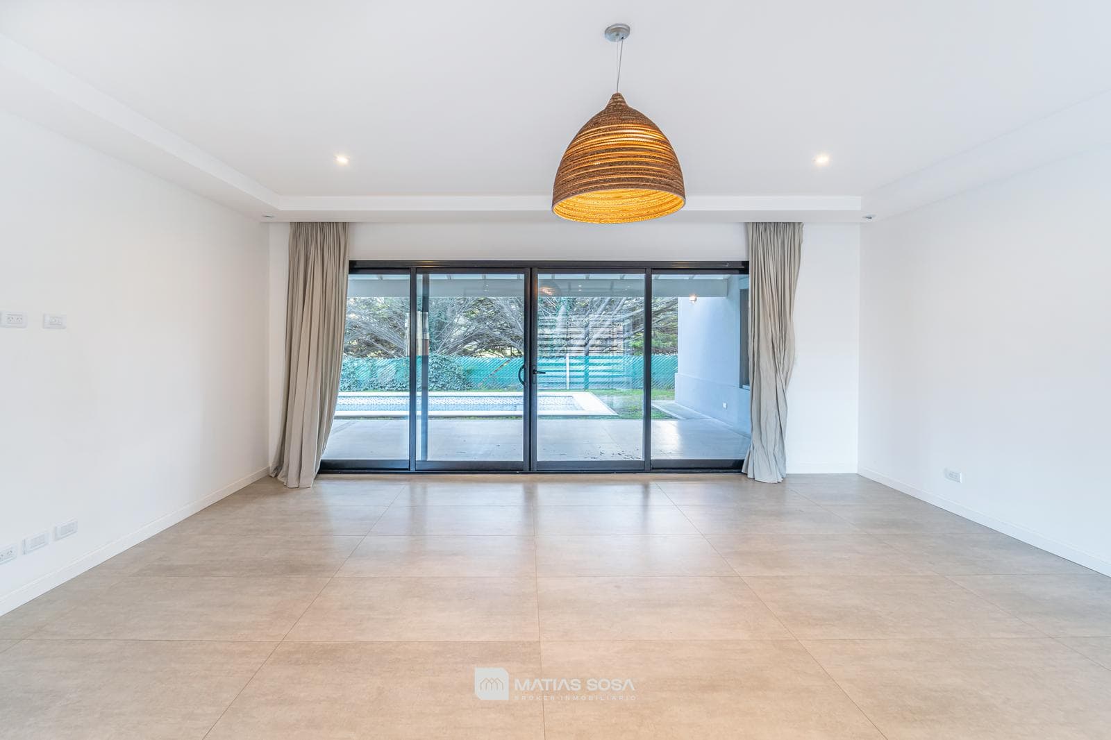 For Sale - House - 4 Rooms with Pool and Grill - Rumencó "Las Lomas"