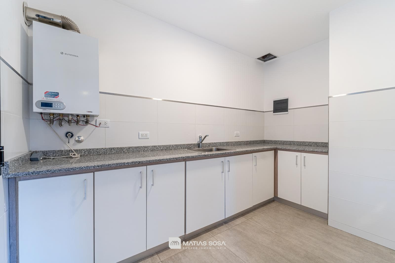For Sale - House - 4 Rooms with Pool and Grill - Rumencó "Las Lomas"