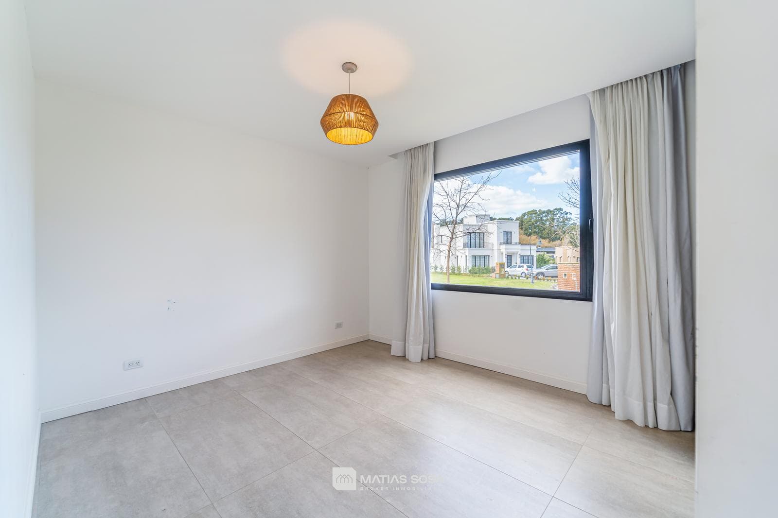 For Sale - House - 4 Rooms with Pool and Grill - Rumencó "Las Lomas"