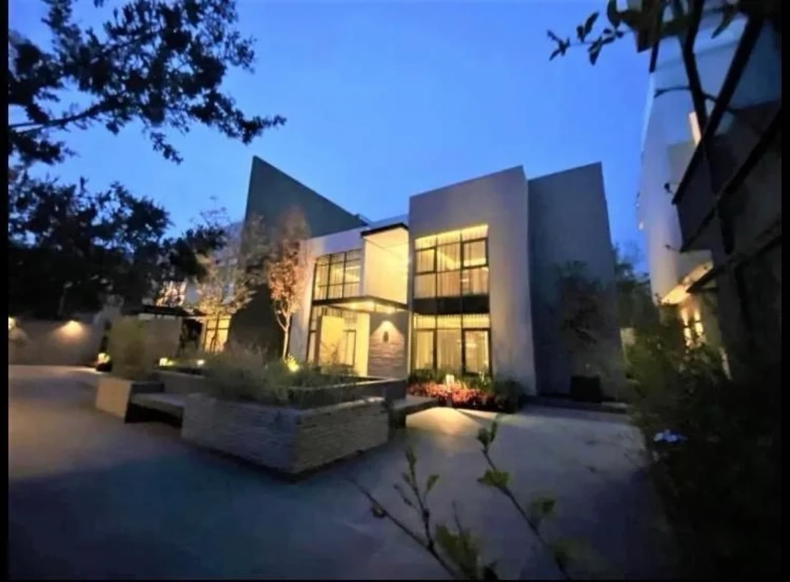 FOR SALE: NEW HOUSE IN JARDINES DEL PEDREGAL—4 BEDROOMS, GARDEN, CLUBHOUSE, SECURITY