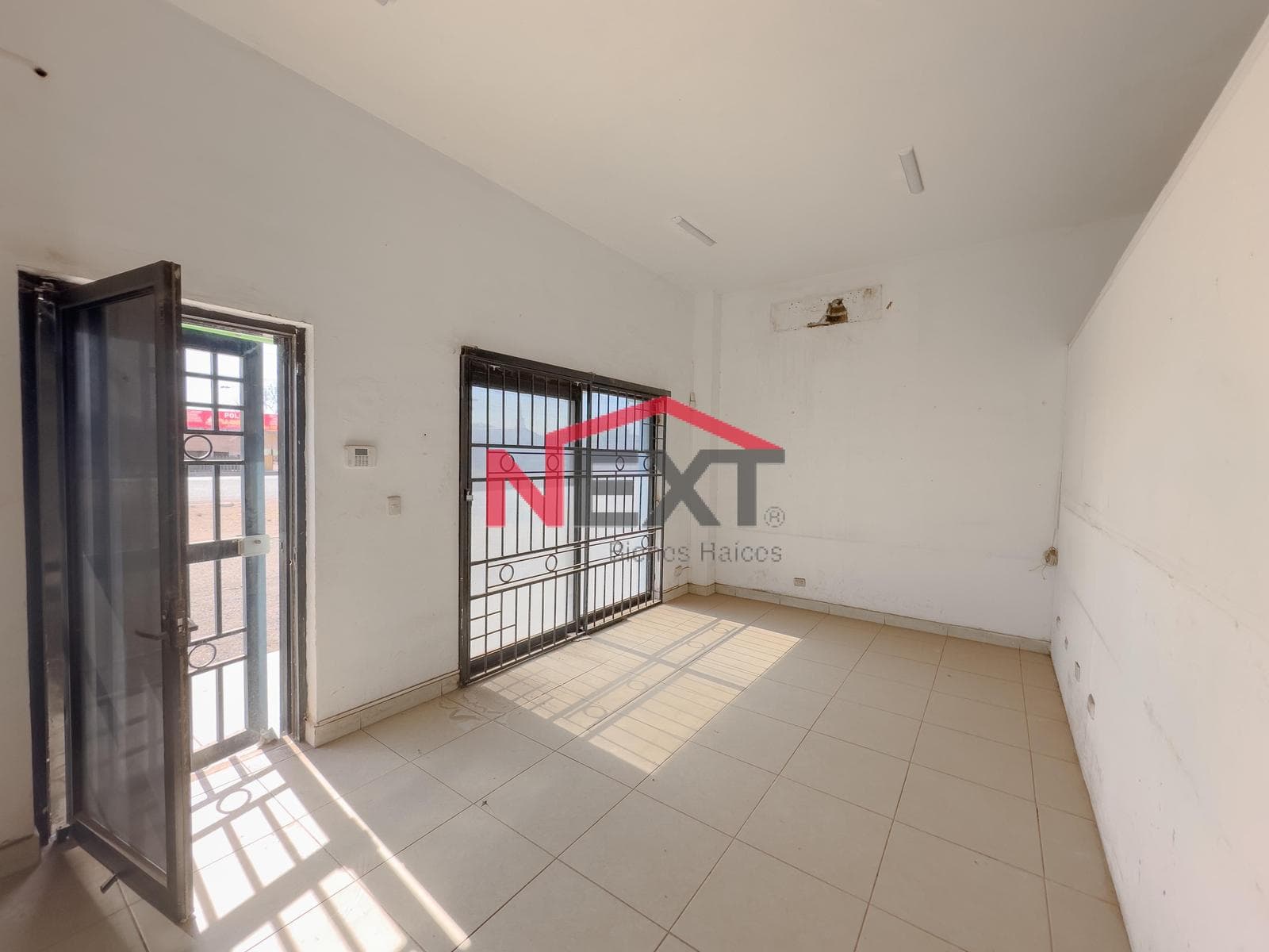 OFFICE BUILDING FOR SALE LOCATED IN COL. VALLE DORADO