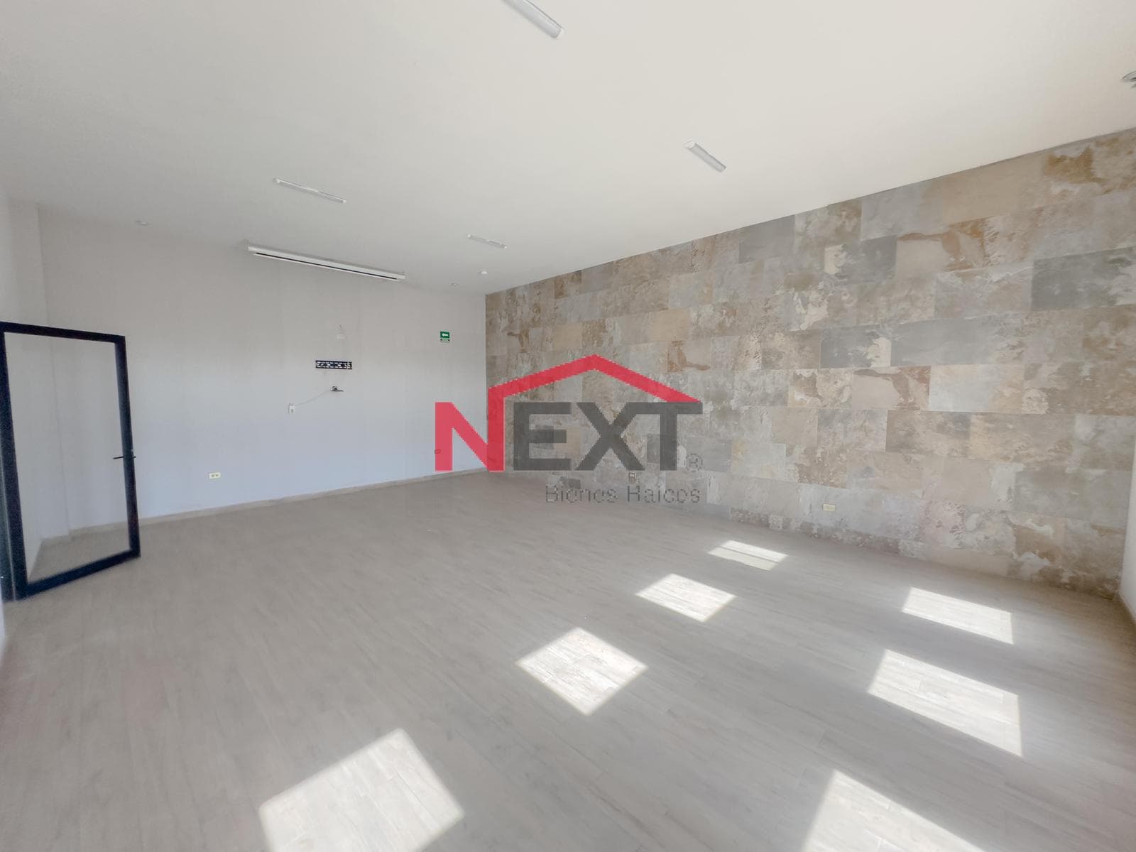 OFFICE BUILDING FOR SALE LOCATED IN COL. VALLE DORADO