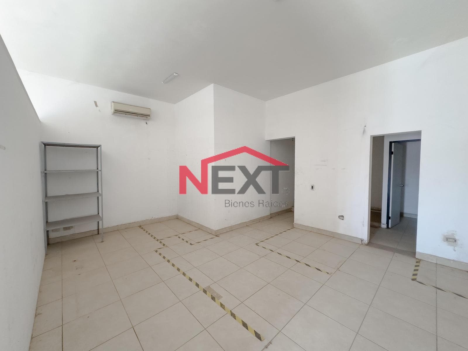 OFFICE BUILDING FOR SALE LOCATED IN COL. VALLE DORADO