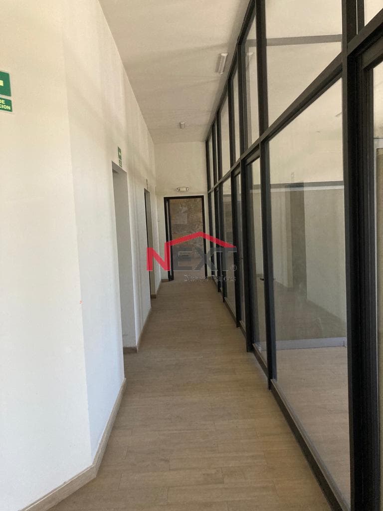 UPPER-FLOOR OFFICE FOR RENT LOCATED IN THE VALLE DORADO NEIGHBORHOOD