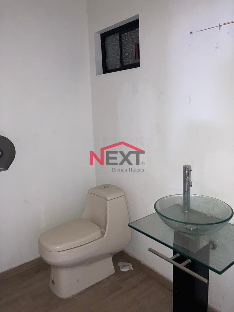UPPER-FLOOR OFFICE FOR RENT LOCATED IN THE VALLE DORADO NEIGHBORHOOD
