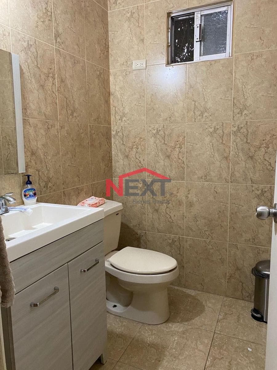 HOUSE FOR SALE LOCATED IN COL. DEL VALLE