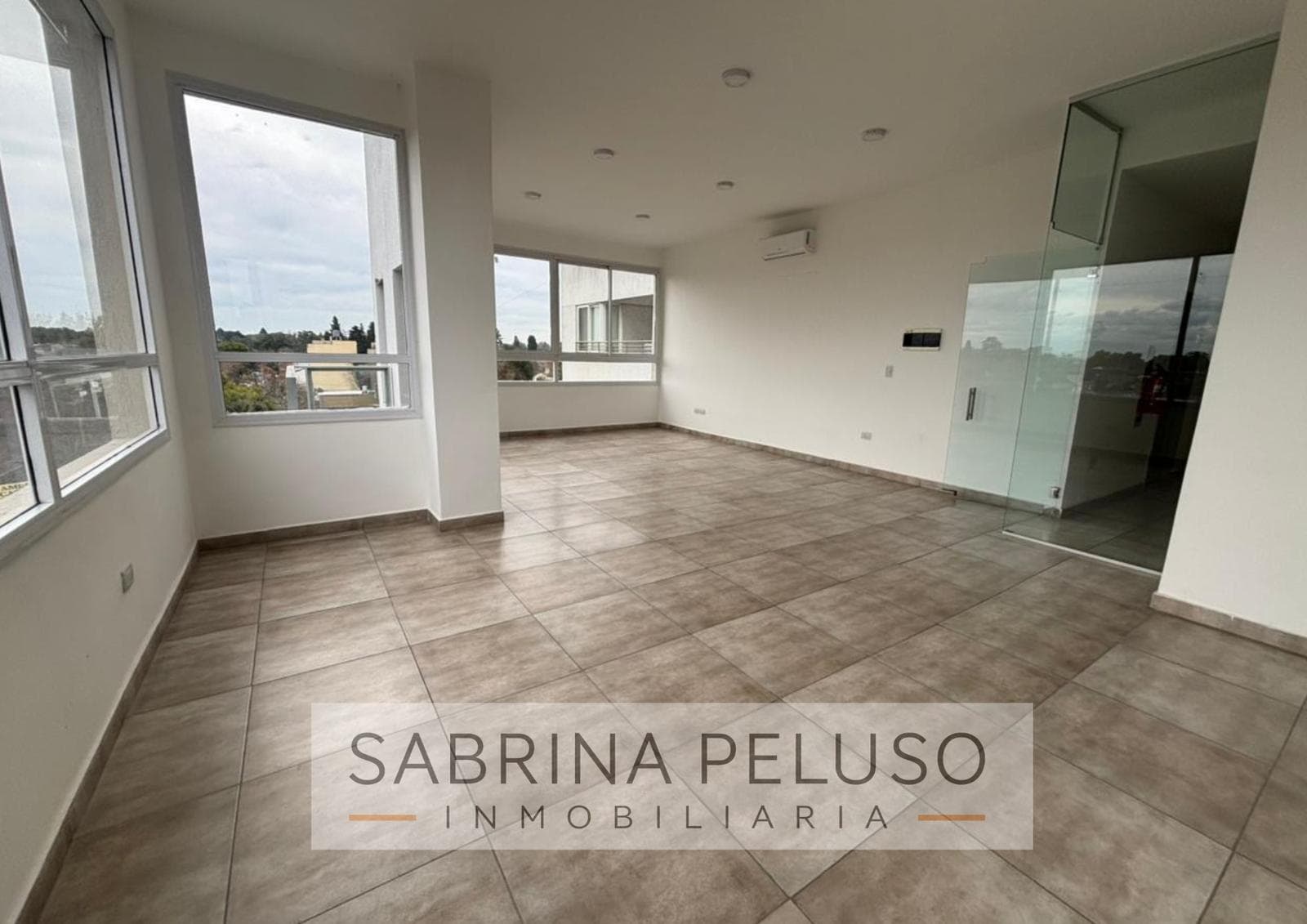 2-Room Apartment for Sale in Moreno