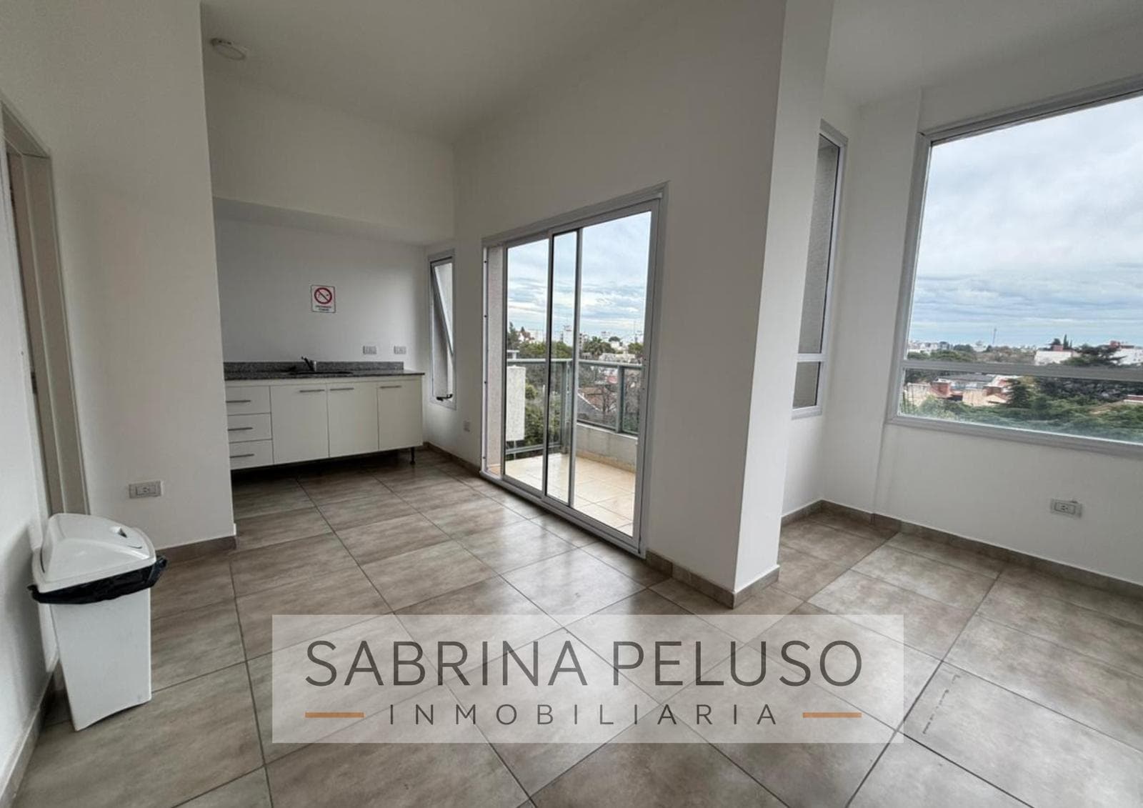 2-Room Apartment for Sale in Moreno
