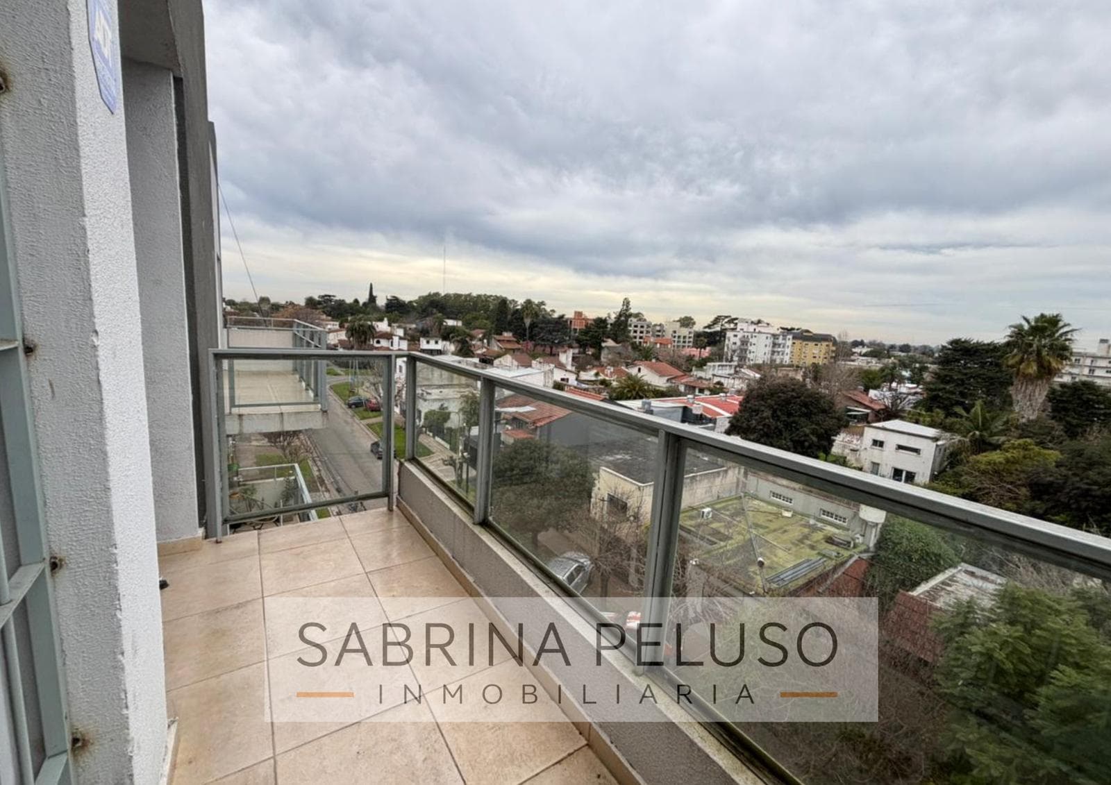 2-Room Apartment for Sale in Moreno