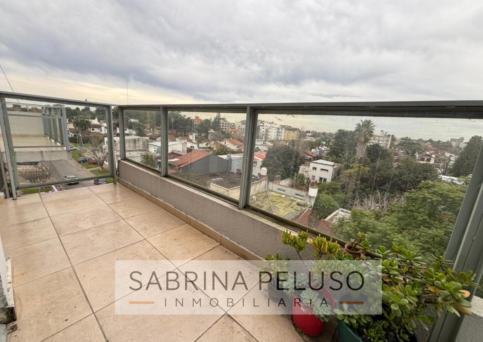 2-Room Apartment for Sale in Moreno