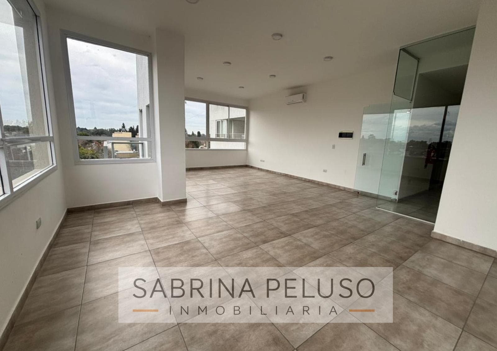 2-Room Apartment for Sale in Moreno
