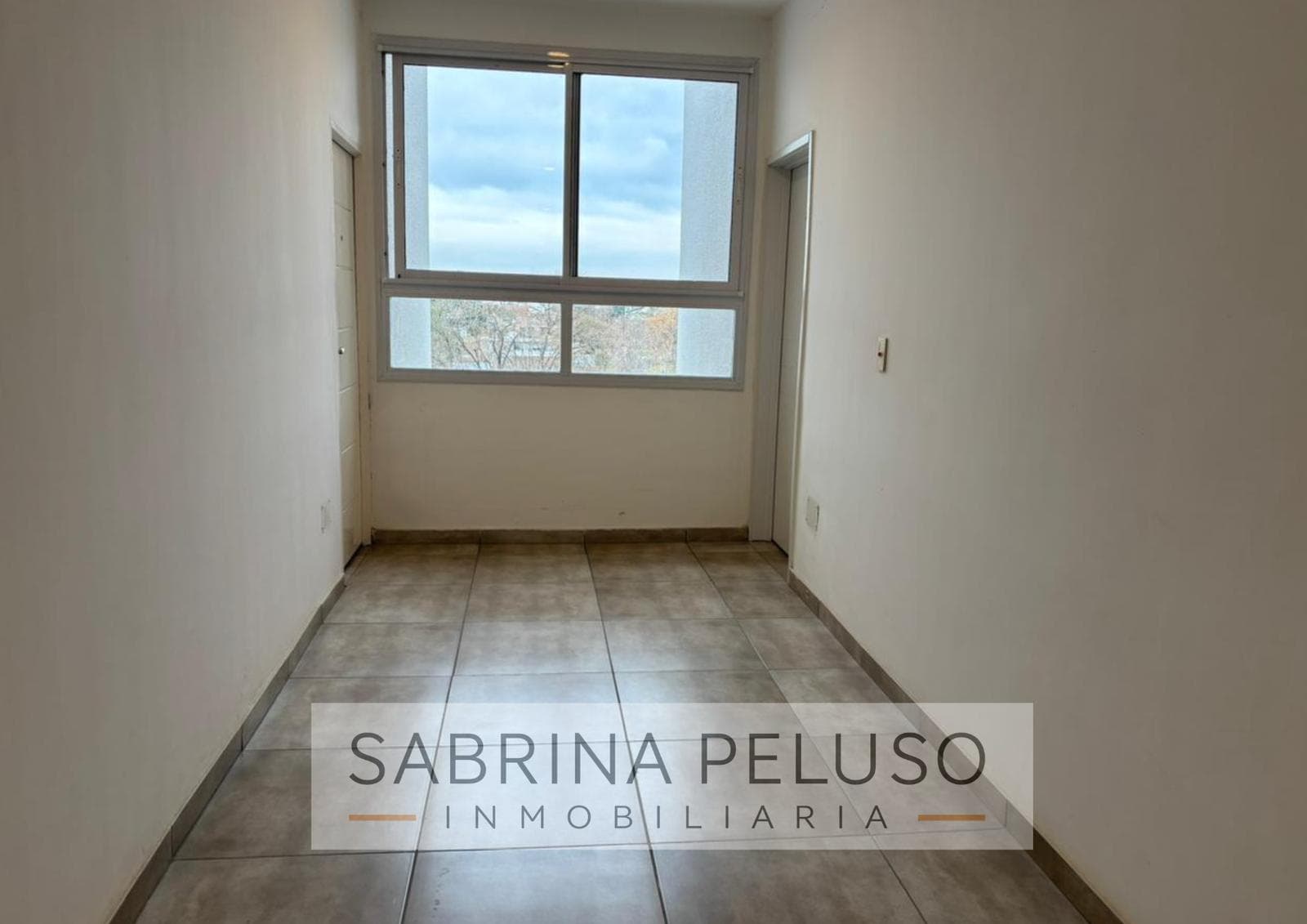 2-Room Apartment for Sale in Moreno