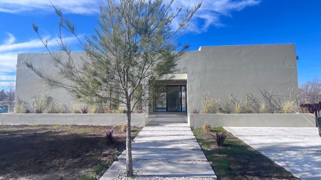 House for Sale in El Naudir
