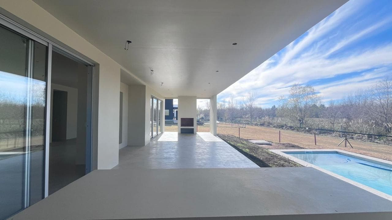House for Sale in El Naudir