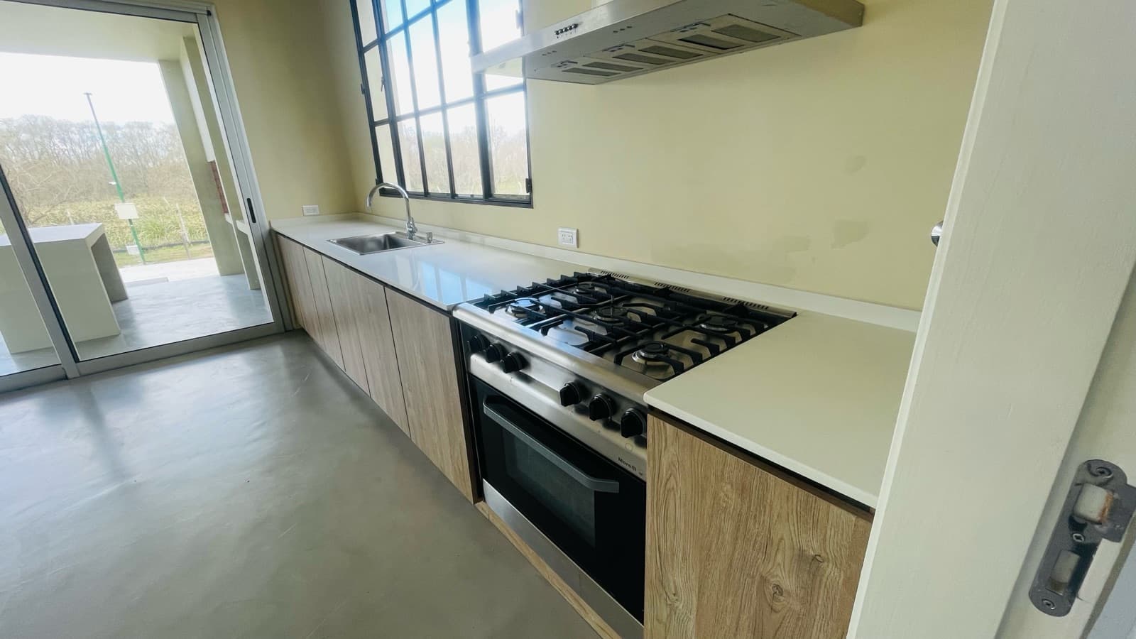 House for Sale in El Naudir