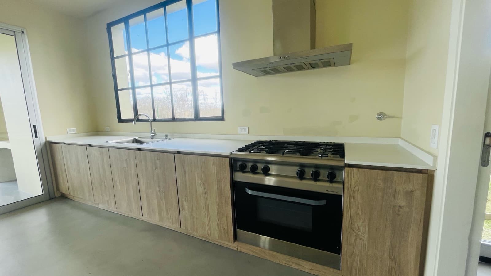 House for Sale in El Naudir