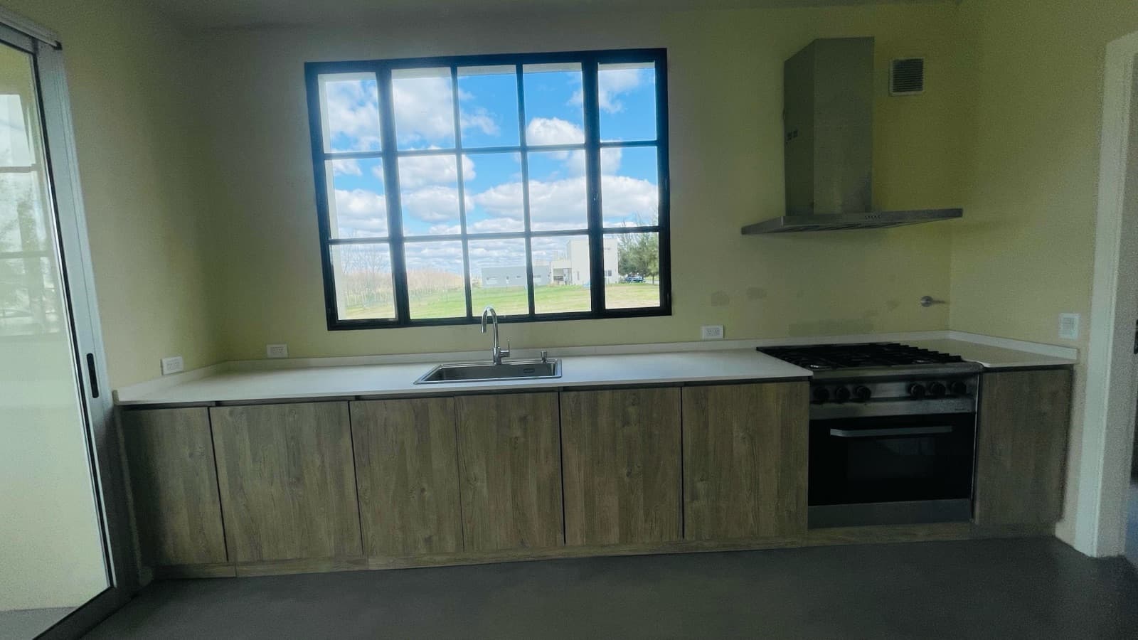 House for Sale in El Naudir