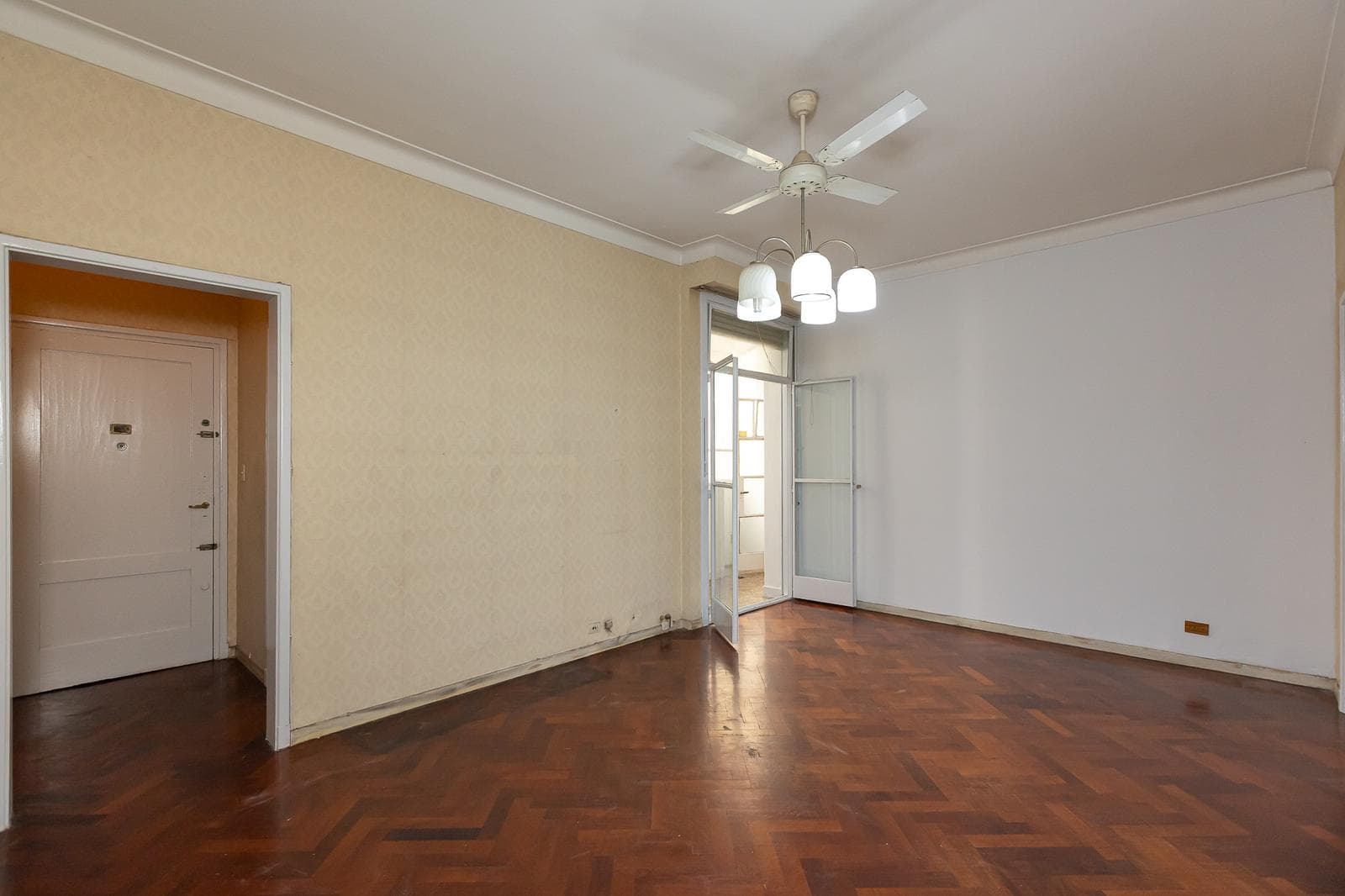 3-room apartment for sale with a separate unit in Caballito—a great opportunity!!