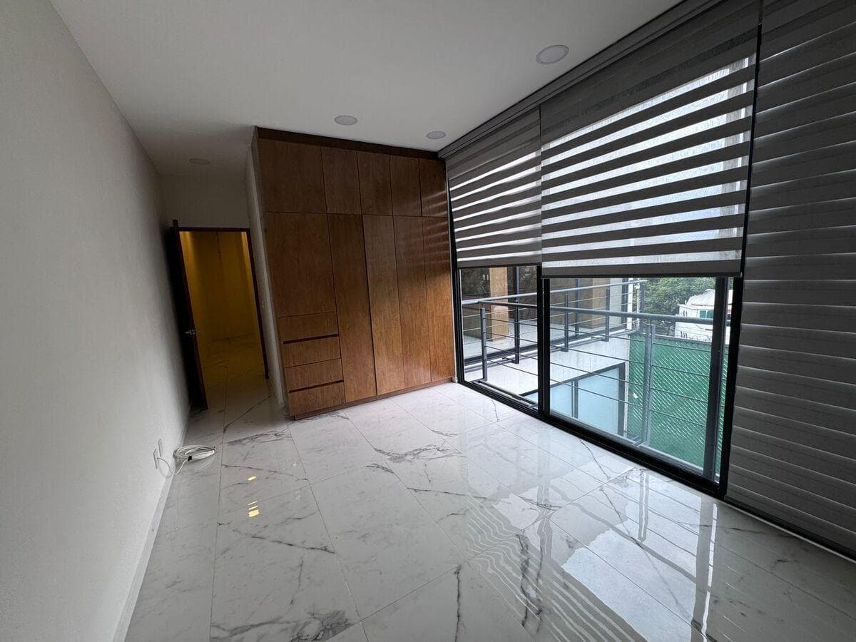 Penthouse for Sale in Del Valle Centro with a Private Rooftop of 154 m2