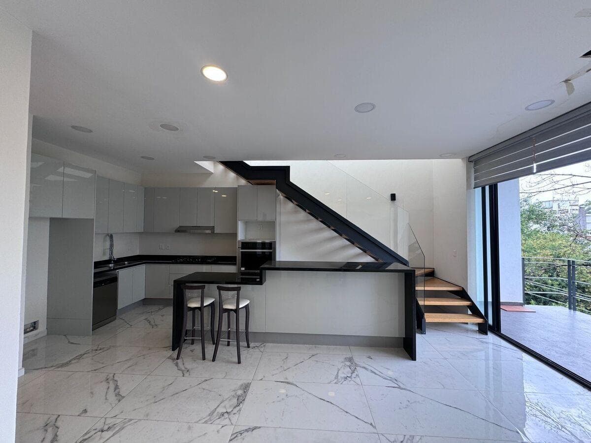 Penthouse for Sale in Del Valle Centro with a Private Rooftop of 154 m2