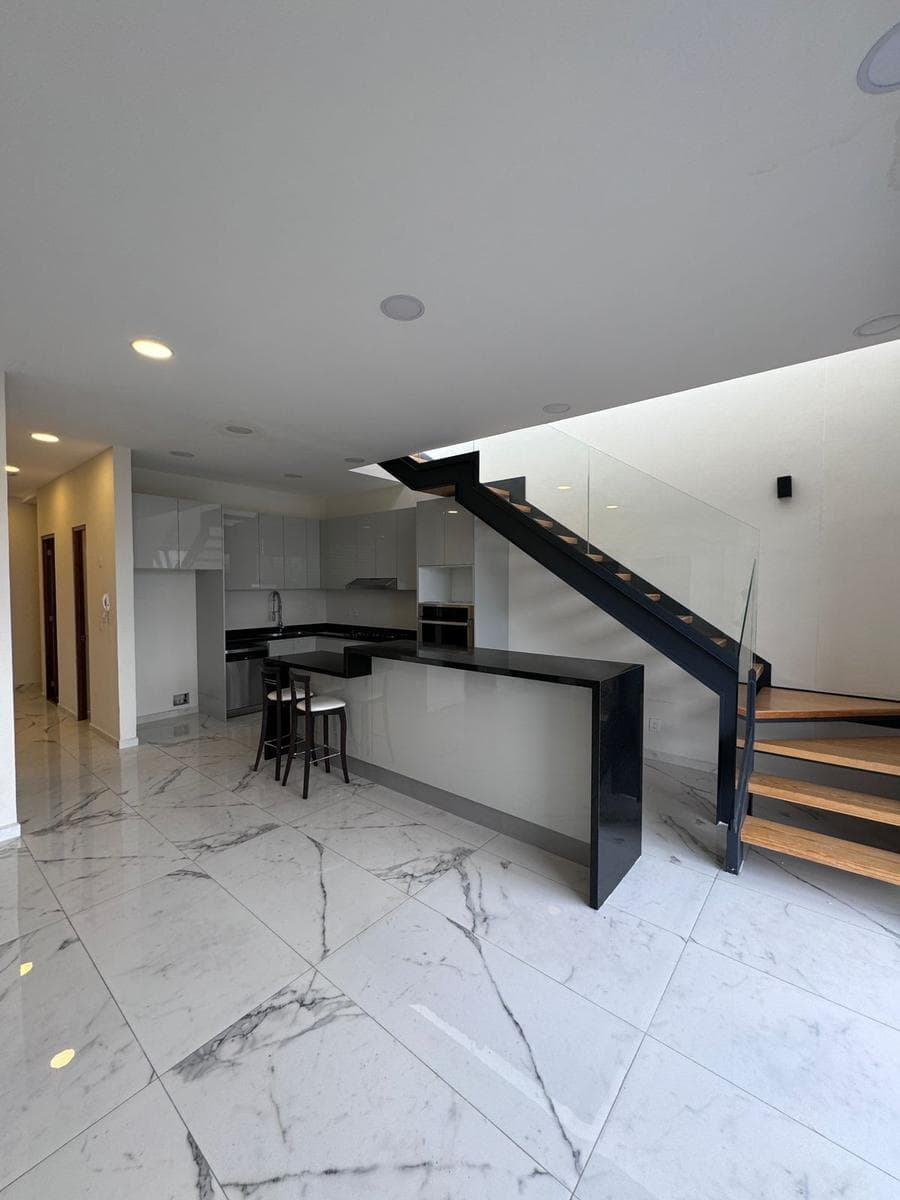 Penthouse for Sale in Del Valle Centro with a Private Rooftop of 154 m2