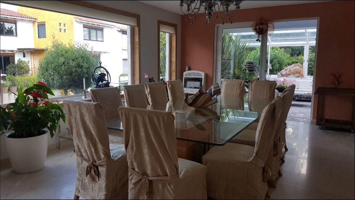 Casa en Condominio en Venta y Renta en Lomas Axomiatla con Alberca, Spa y Amenidades Premium