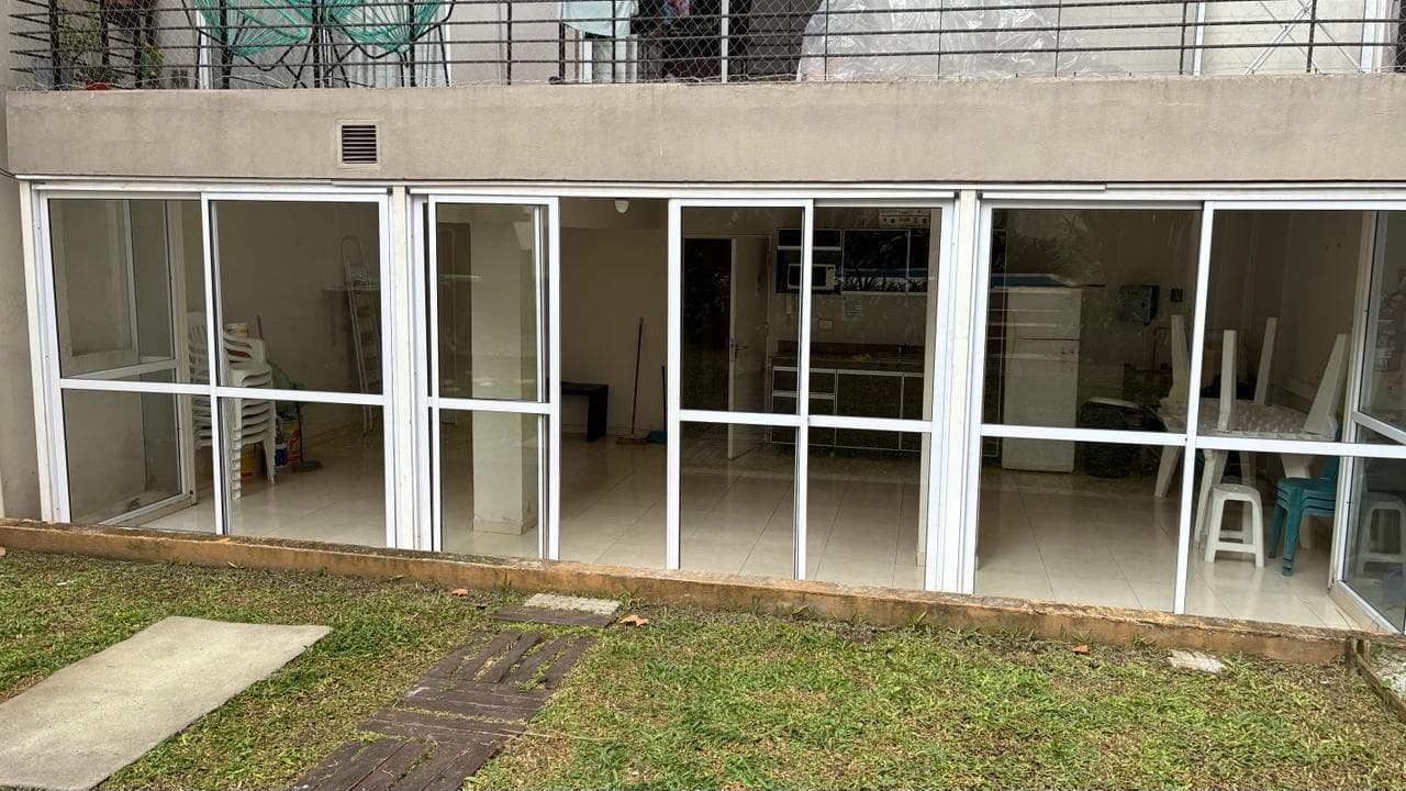 Spacious studio apartment with amenities