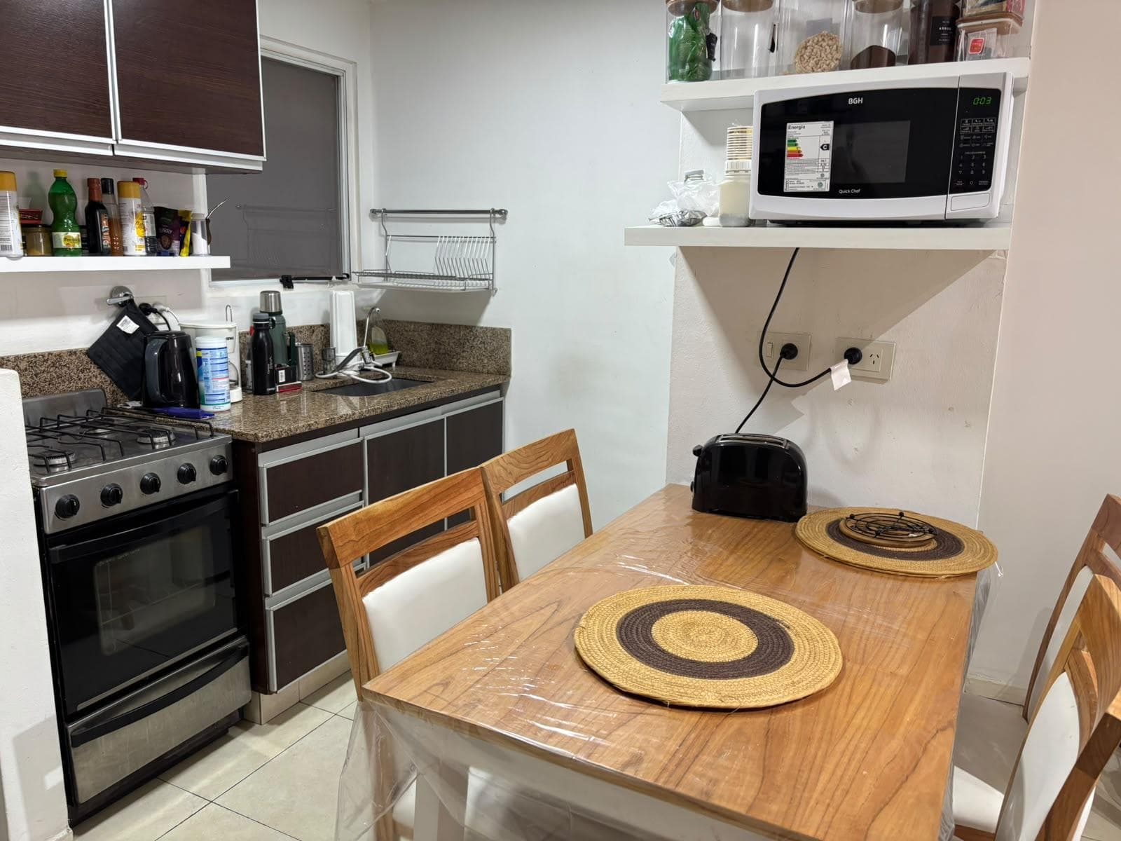 Spacious studio apartment with amenities
