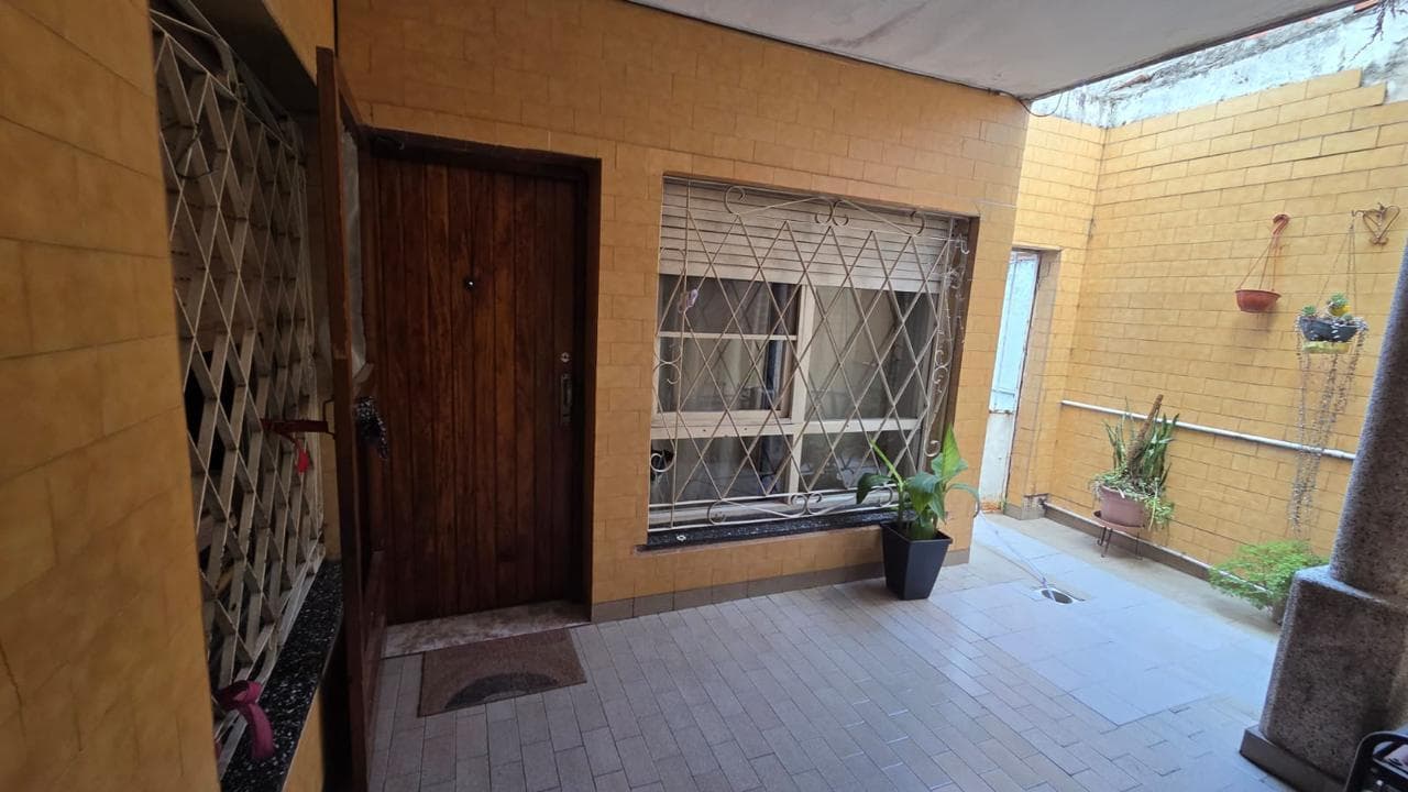 3-ROOM APARTMENT FOR SALE IN BERNAL OESTE, WITH A GARAGE AND A STOREFRONT.