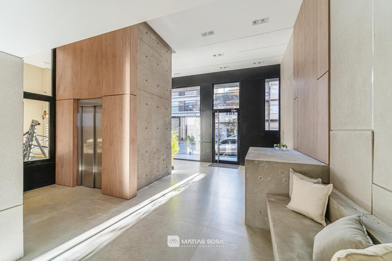 For Sale - 2-room apartment - Garage and Storage Room