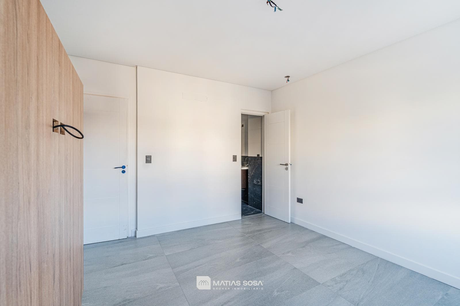 For Sale - 2-room apartment - Garage and Storage Room