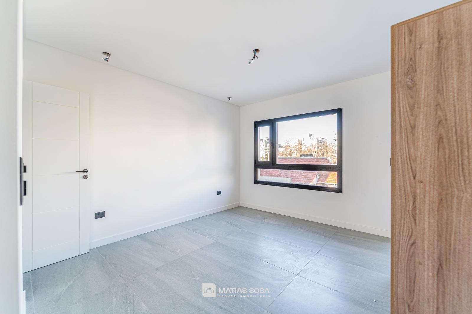 For Sale - 2-room apartment - Garage and Storage Room