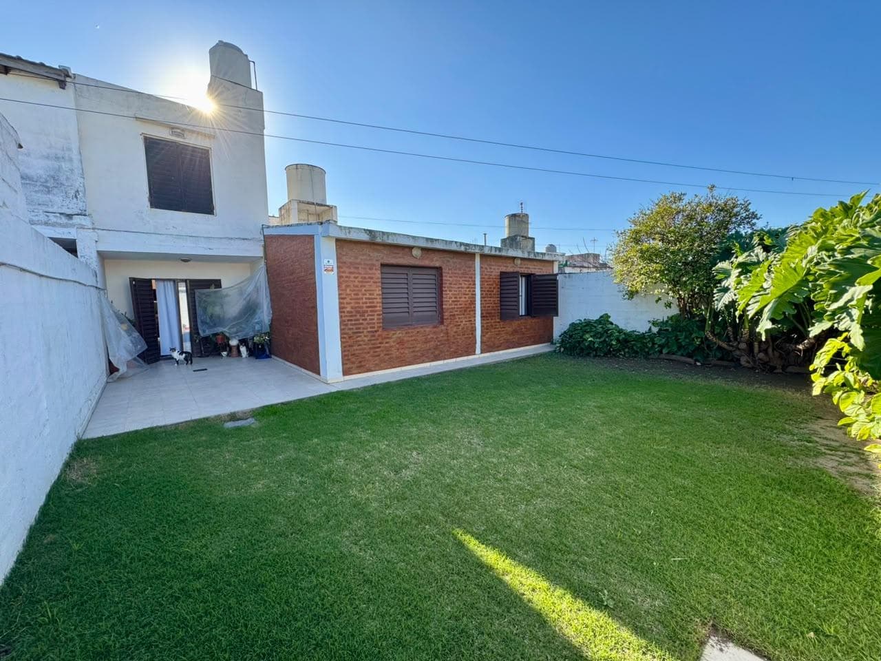 FOR SALE: HOUSE IN CENTRAL AMERICA—3 BEDROOMS WITH A 1-BEDROOM APARTMENT