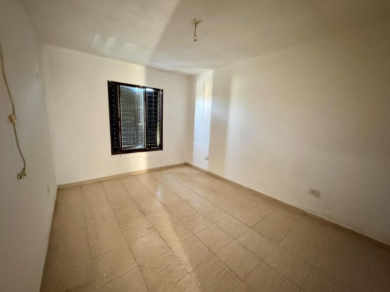 FOR SALE: HOUSE IN CENTRAL AMERICA—3 BEDROOMS WITH A 1-BEDROOM APARTMENT