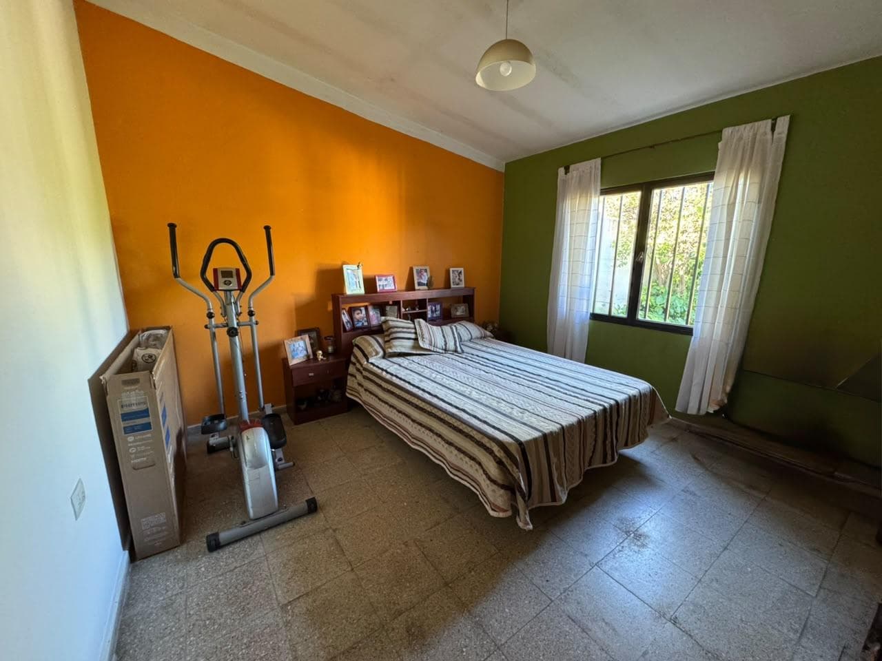 FOR SALE: HOUSE IN CENTRAL AMERICA—3 BEDROOMS WITH A 1-BEDROOM APARTMENT