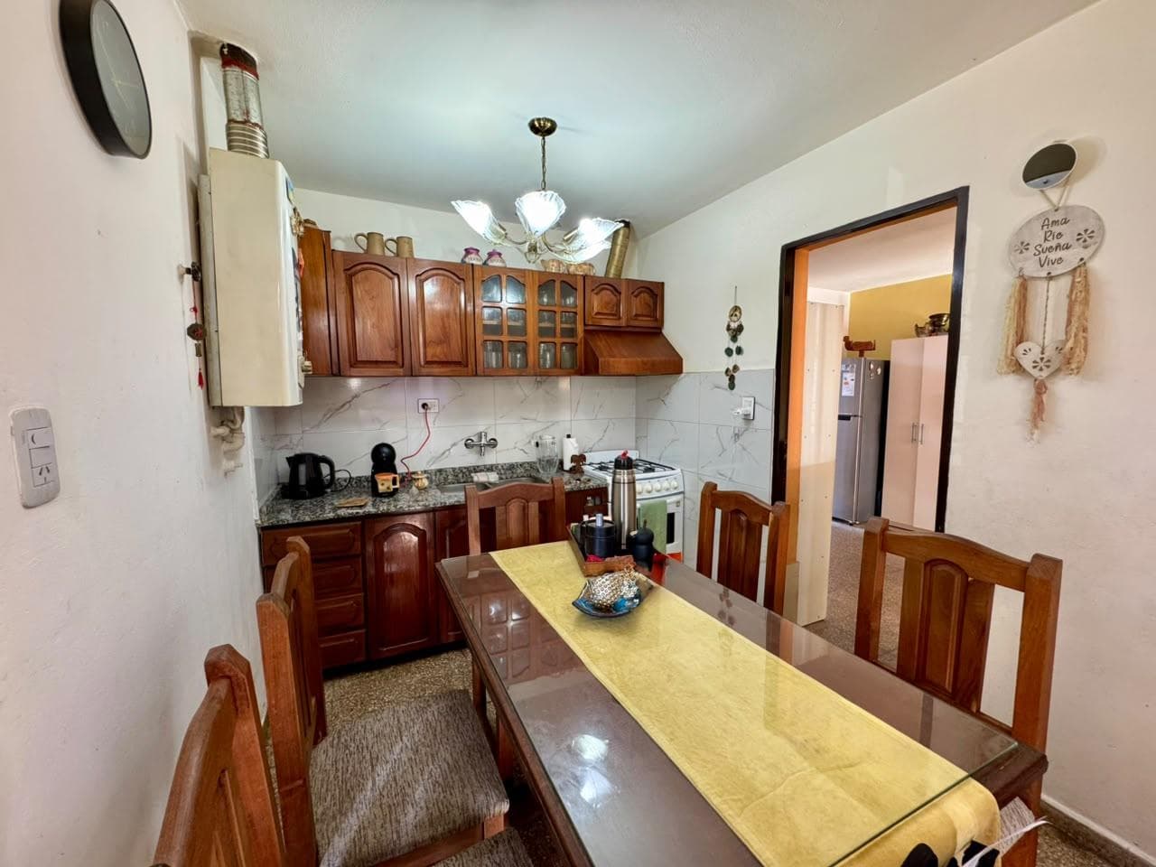 FOR SALE: HOUSE IN CENTRAL AMERICA—3 BEDROOMS WITH A 1-BEDROOM APARTMENT
