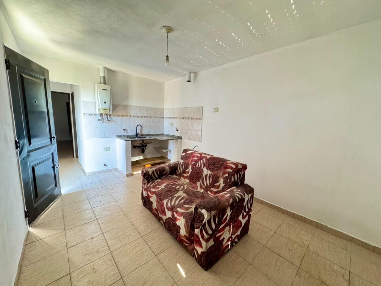 FOR SALE: HOUSE IN CENTRAL AMERICA—3 BEDROOMS WITH A 1-BEDROOM APARTMENT