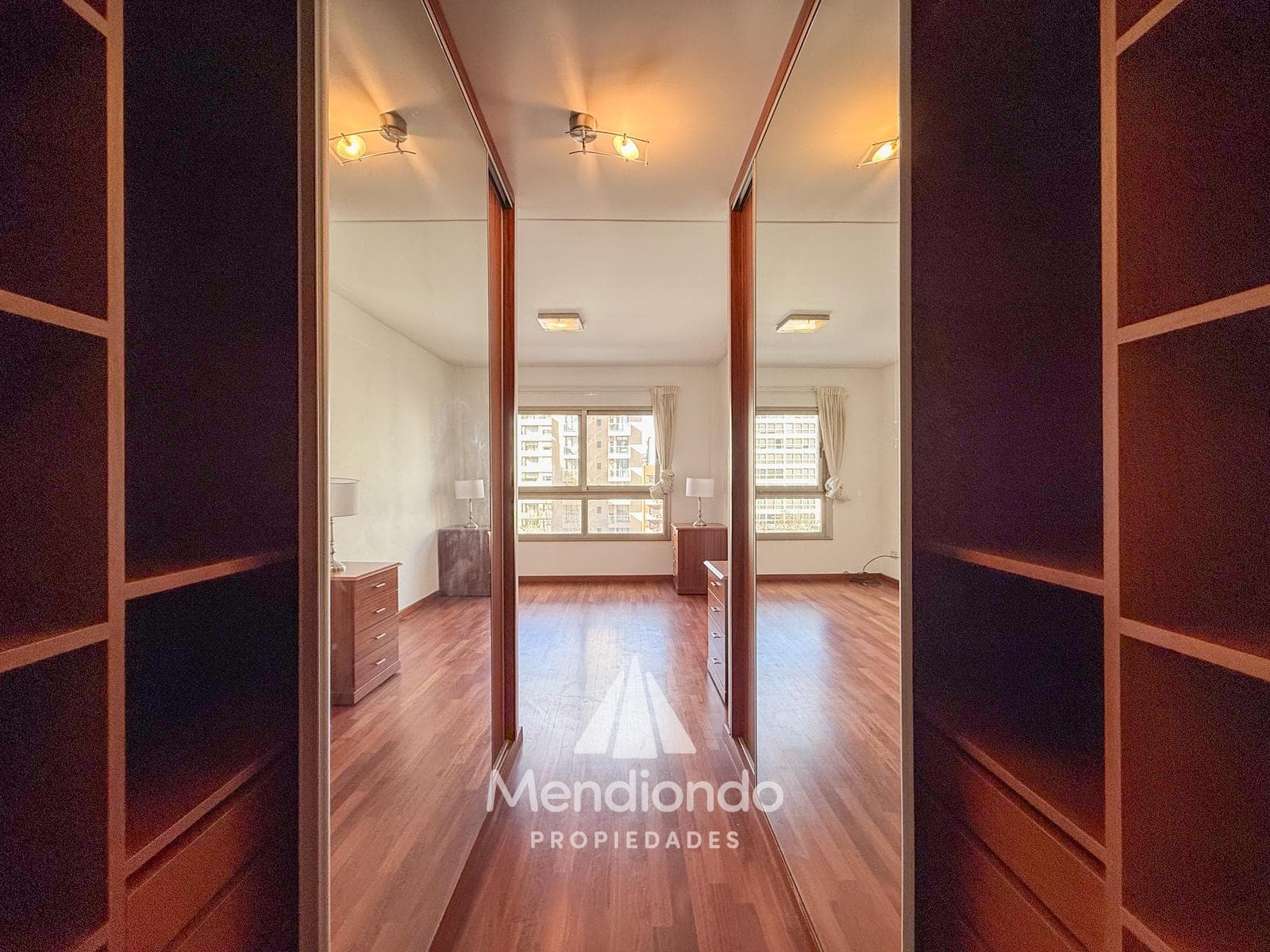 High-end 3-bedroom duplex with 2 parking spaces and a storage room in Plaza Mitre.