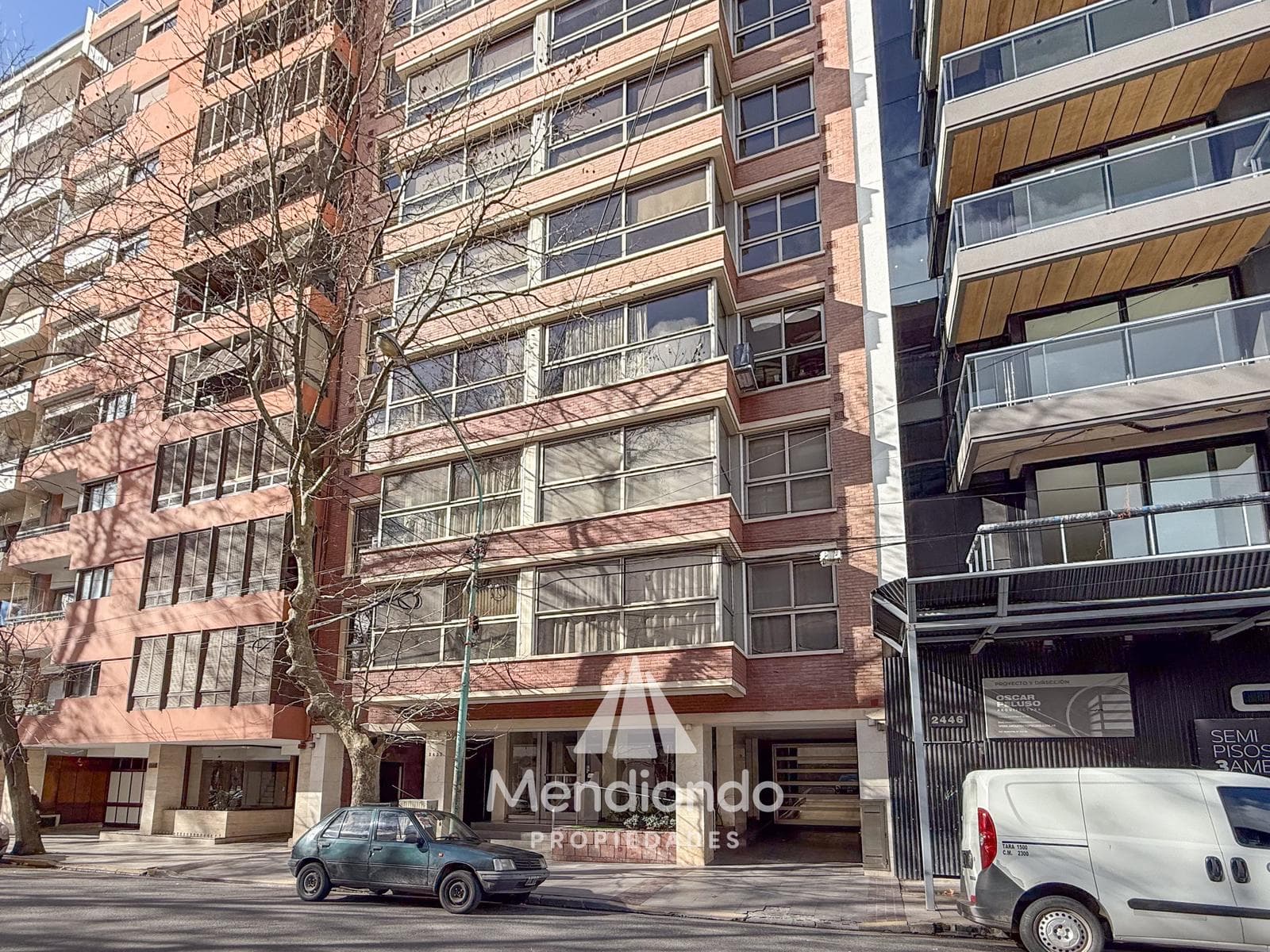 High-end 3-bedroom duplex with 2 parking spaces and a storage room in Plaza Mitre.