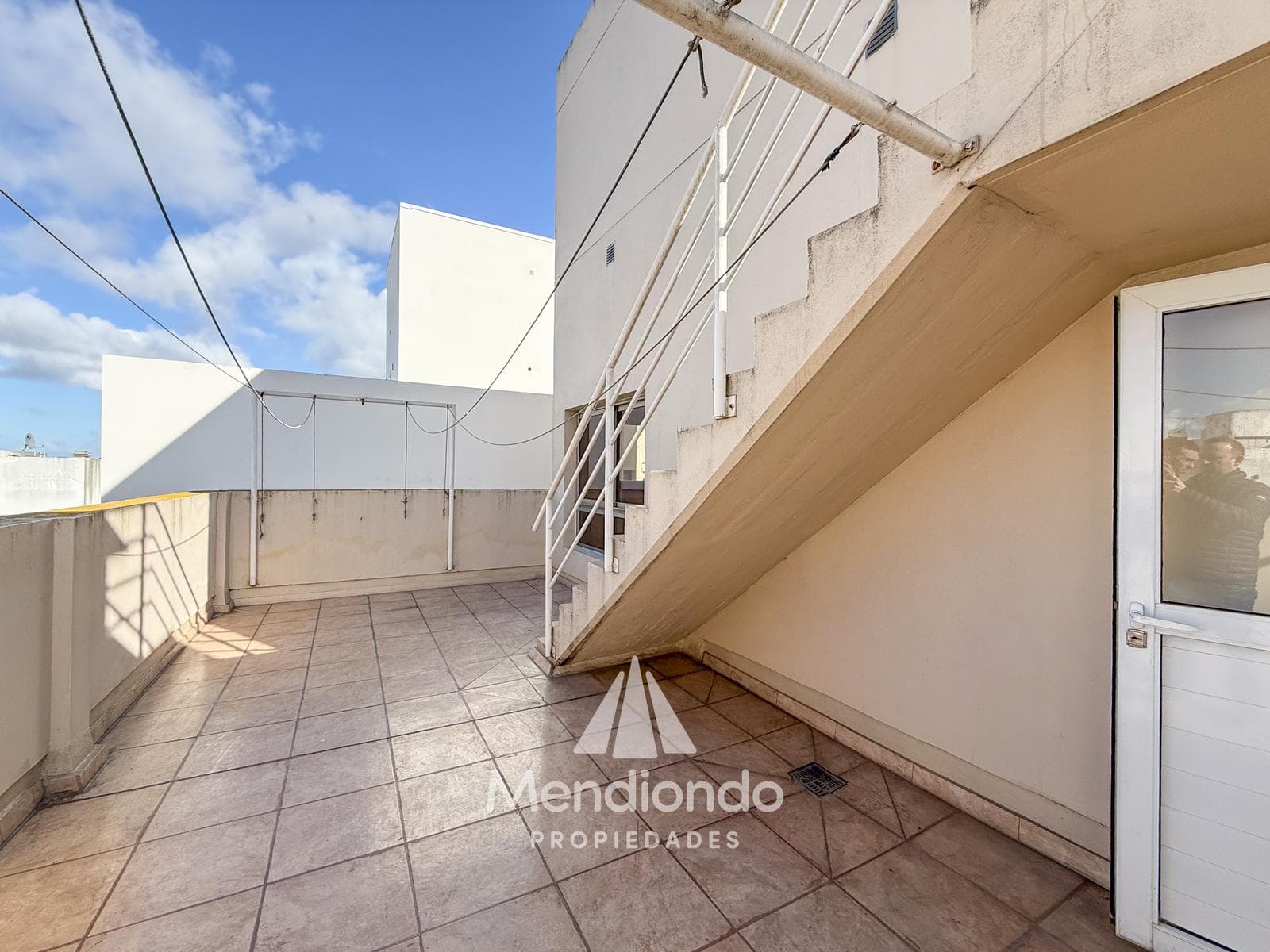 High-end 3-bedroom duplex with 2 parking spaces and a storage room in Plaza Mitre.