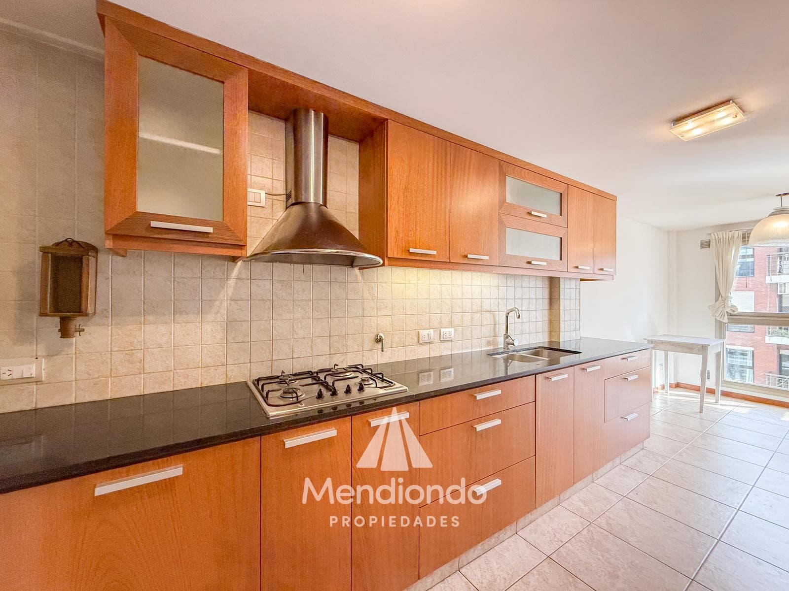 High-end 3-bedroom duplex with 2 parking spaces and a storage room in Plaza Mitre.