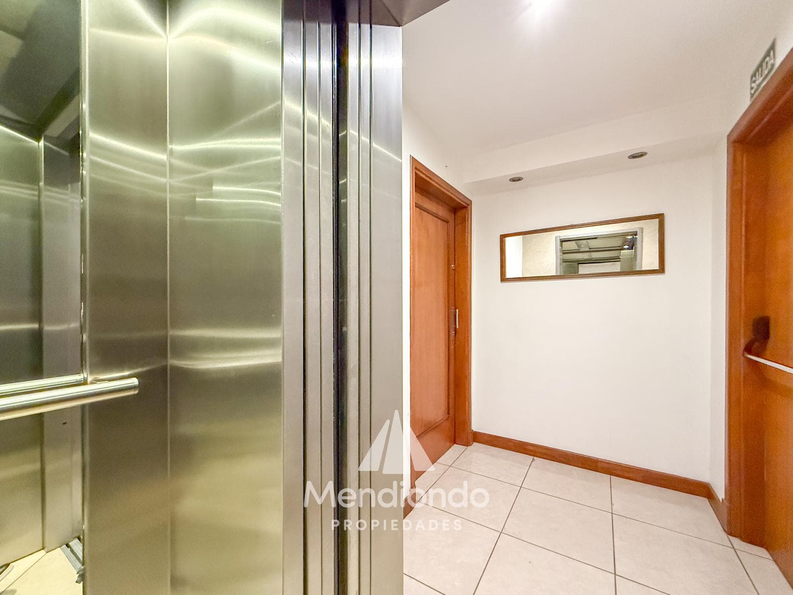 High-end 3-bedroom duplex with 2 parking spaces and a storage room in Plaza Mitre.