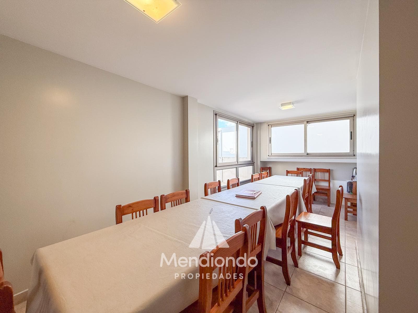 High-end 3-bedroom duplex with 2 parking spaces and a storage room in Plaza Mitre.